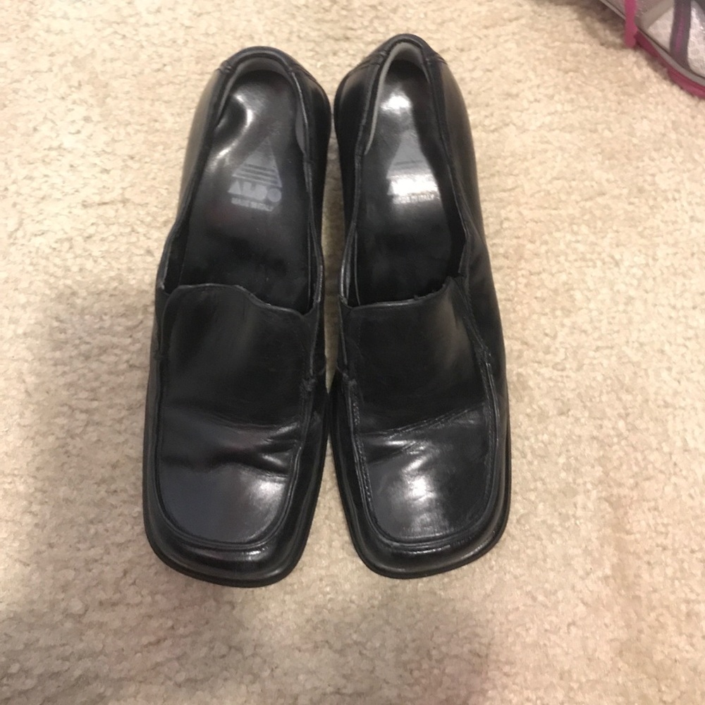 Woman’s black shoes